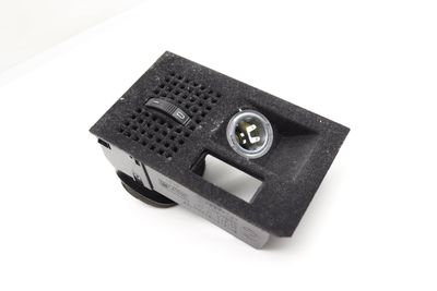 CENTER CONSOLE POWER OUTLET / VENT 9118064