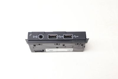 CENTER CONSOLE USB / AUX-IN SOCKET 5QF035726