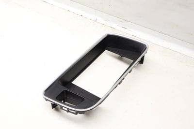 CENTER DASH DISPLAY TRIM BEZEL 8R1857186P
