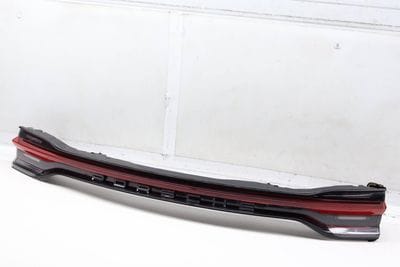 Center Liftgate LED Tail Light Bar Assembly