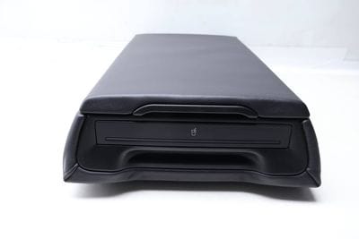 CENTER SEAT ARMREST / CUP HOLDER 8K5885205AP