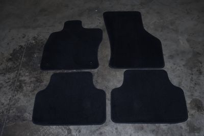 COMPLETE CARPET FLOOR MAT SET 17B061370