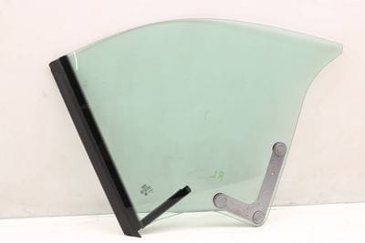 CONVERTIBLE SIDE QUARTER WINDOW / GLASS 8F0845297B