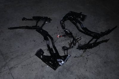 CONVERTIBLE TOP HINGE ASSEMBLY