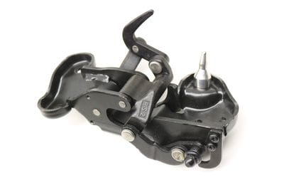 CONVERTIBLE TOP LATCH BRACKET 8J7871406A