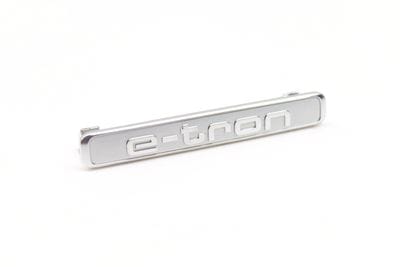 Dash Quattro Badge 8V0853191A
