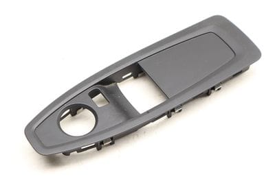 DOOR MASTER WINDOW SWITCH TRIM 7318453