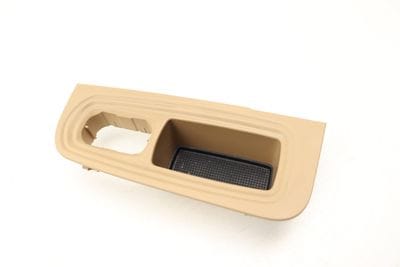 DOOR PANEL SWITCH TRIM 7P5857858