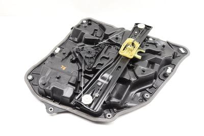 DOOR PANEL / WINDOW REGULATOR ASSEMBLY 7365167