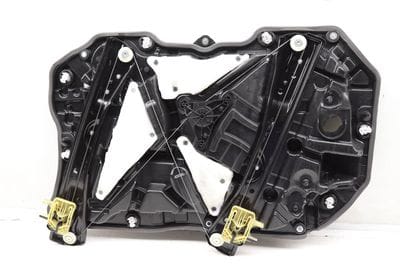 DOOR PANEL / WINDOW REGULATOR ASSEMBLY 7479059
