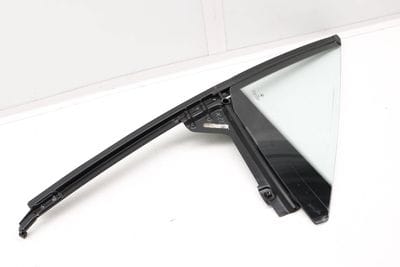 DOOR QUARTER WINDOW GLASS 8410162