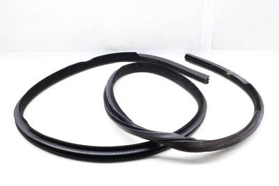 Door Seal / Weather Stripping (INNER) LR053807
