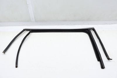 DOOR WINDOW GLASS CHANNEL / SEAL 3CM839432