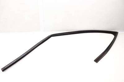 DOOR WINDOW GLASS CHANNEL / SEAL LR079521