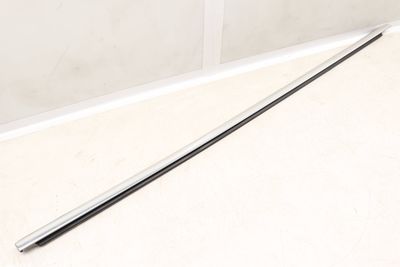 DOOR WINDOW SLOT SEAL / TRIM (EXTERIOR) 7P0837476G