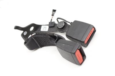 DOUBLE SEAT BELT BUCKLE / RECEIVER 7442030