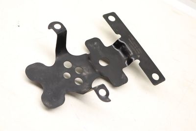 DRIVESHAFT / PROPELLER SHAFT SHIELD BRACKET 7P5825811A