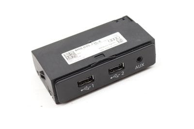 Dual USB / AUX-IN Socket 4M0035736A