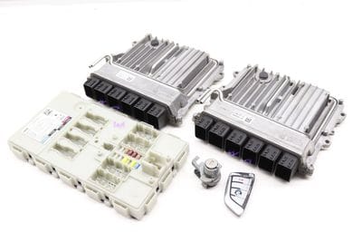 ECU DME / BDC MODULE / LOCK CYLINDER w/ KEY 8489447