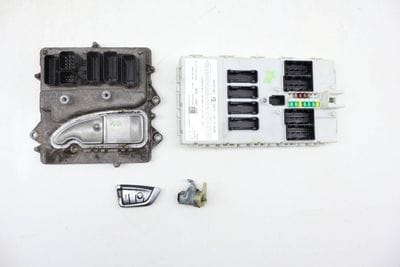 ECU DME / Bdc Module / Lock Cylinder w/ Key 8689527