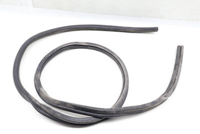 ENGINE BAY HOOD SEAL / WEATHER STRIPPING 7P6823707A