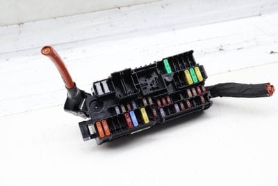 Engine Bay Power Distribution / Fuse Relay Box 61145A039C3