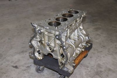 ENGINE CYLINDER BLOCK / CRANKCASE 2463718