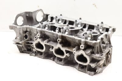 ENGINE CYLINDER HEAD