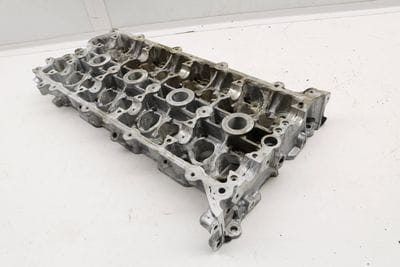 ENGINE CYLINDER HEAD / CAMSHAFT COVER