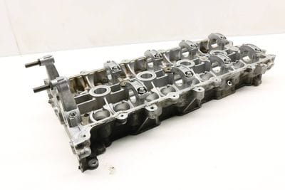 ENGINE CYLINDER HEAD / CAMSHAFT COVER