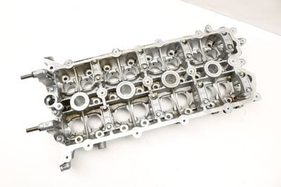 ENGINE CYLINDER HEAD / CAMSHAFT COVER