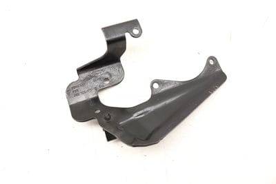 ENGINE CYLINDER HEAD COVER / BRACKET 06E103177C