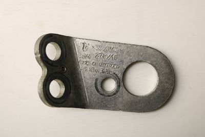 ENGINE LIFTING MOUNT / BRACKET