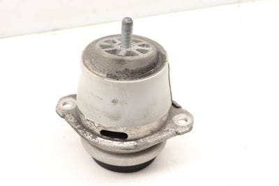 ENGINE / MOTOR MOUNT 7P6199131D