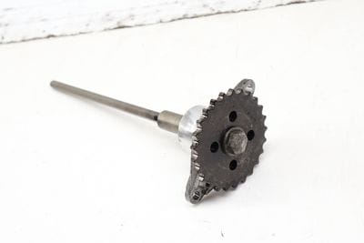 Engine Oil Pump Drive Shaft / Gear 059109341A