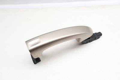 EXTERIOR DOOR HANDLE 7P6837206F