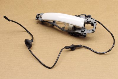 EXTERIOR DOOR HANDLE ASSEMBLY 1Q0837885B