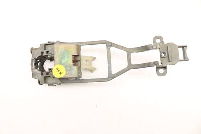 EXTERIOR DOOR HANDLE BRACKET 7L0839886