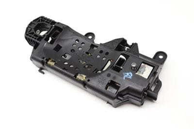 EXTERIOR DOOR HANDLE BRACKET 8W0837811A