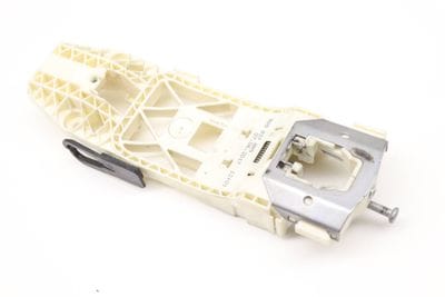 EXTERIOR DOOR HANDLE MOUNT / BRACKET 8S0837885