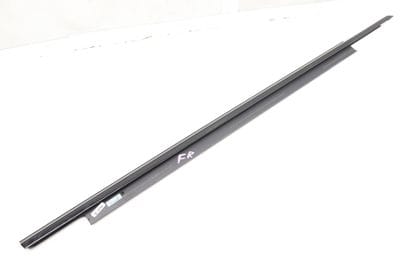 EXTERIOR DOOR WINDOW SLOT SEAL / TRIM 4G8853284H