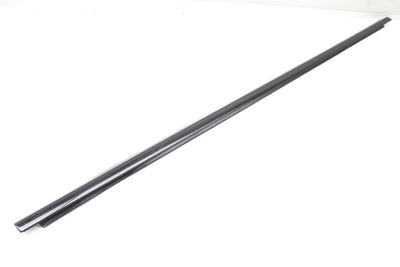 EXTERIOR DOOR WINDOW SLOT SEAL / TRIM 7P5837476G
