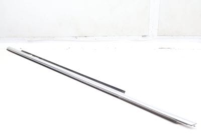 EXTERIOR DOOR WINDOW SLOT SEAL / TRIM 8R0853283E