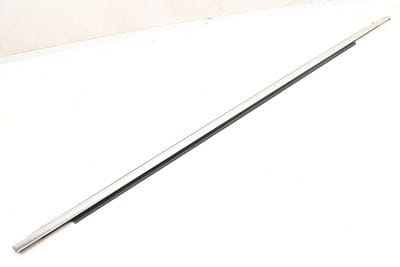 EXTERIOR DOOR WINDOW SLOT / TRIM 8W0853284E
