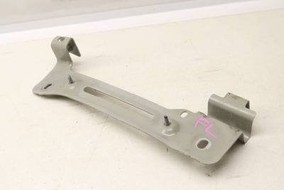 FENDER MOUNT BRACKET 4M0821431