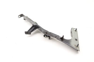 FENDER MOUNT / BRACKET 8T0821135C