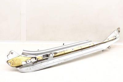 FENDER MOUNT / SUPPORT BRACKET 7L6805175D