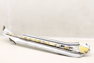 FENDER MOUNT / SUPPORT BRACKET 7L6805176D