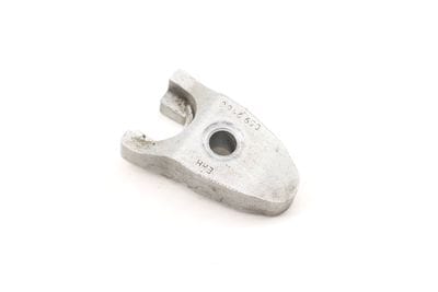 FUEL INJECTOR RETAINING PLATE 059130216J