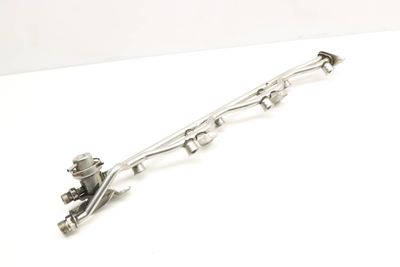 FUEL RAIL w/ PRESSURE REGULATOR 022133317E